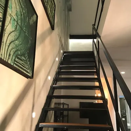 17 * Milaan